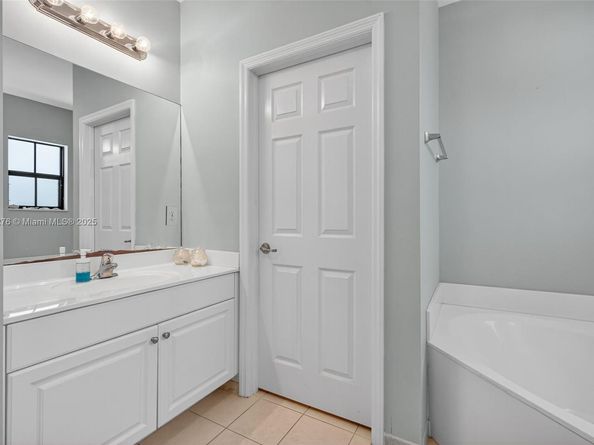4759 Cypress St, Coconut Creek FL 33073