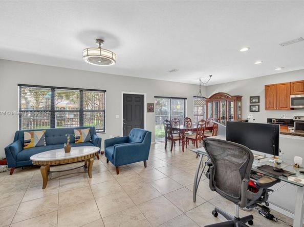 4759 Cypress St, Coconut Creek FL 33073