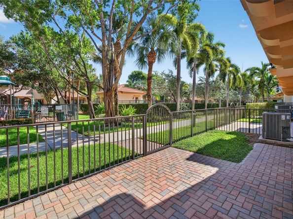 4759 Cypress St, Coconut Creek FL 33073