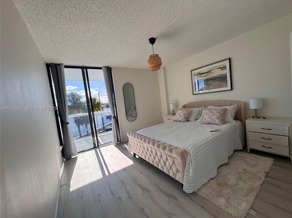 20515 E Country Club Dr 245, Aventura FL 33180