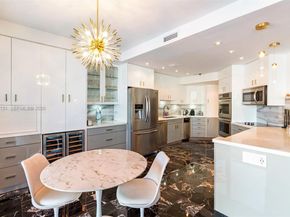 20191 E Country Club Dr TH7, Aventura FL 33180
