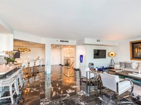 20191 E Country Club Dr TH7, Aventura FL 33180