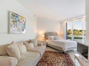 20191 E Country Club Dr TH7, Aventura FL 33180