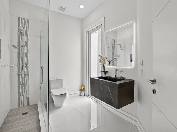 3710 NE 208th Ter, Aventura FL 33180