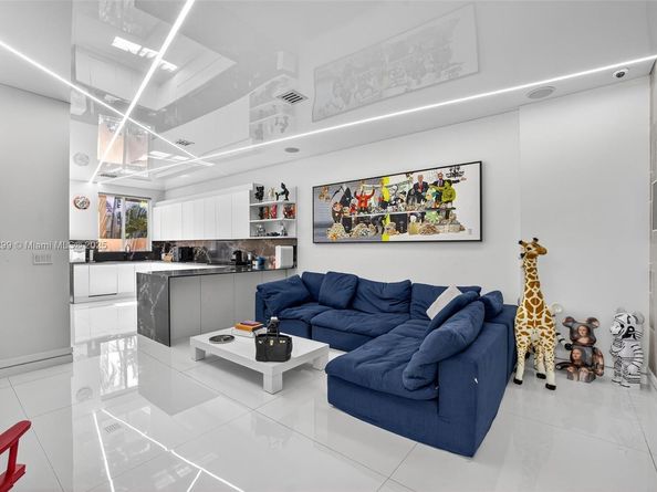 3710 NE 208th Ter, Aventura FL 33180
