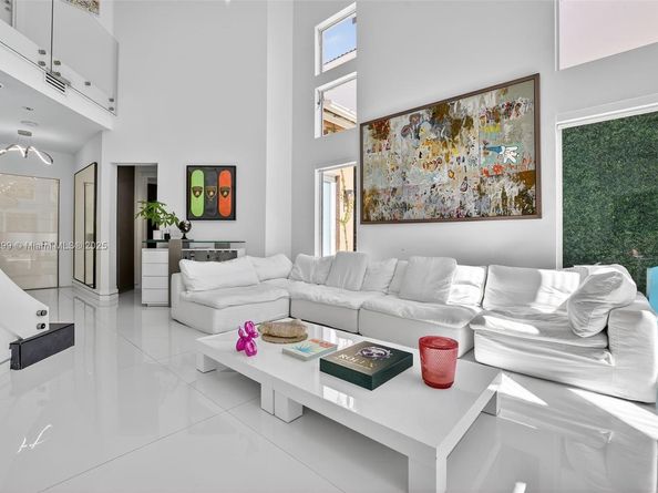 3710 NE 208th Ter, Aventura FL 33180