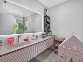 3710 NE 208th Ter, Aventura FL 33180