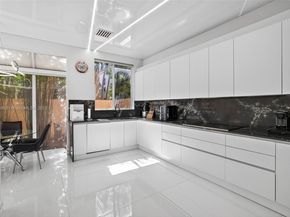 3710 NE 208th Ter, Aventura FL 33180