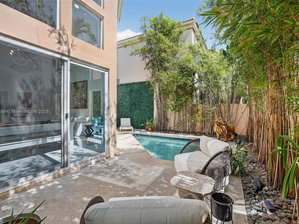 3710 NE 208th Ter, Aventura FL 33180