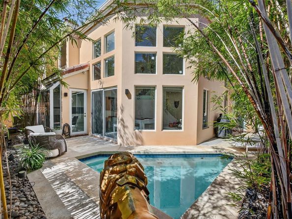 3710 NE 208th Ter, Aventura FL 33180