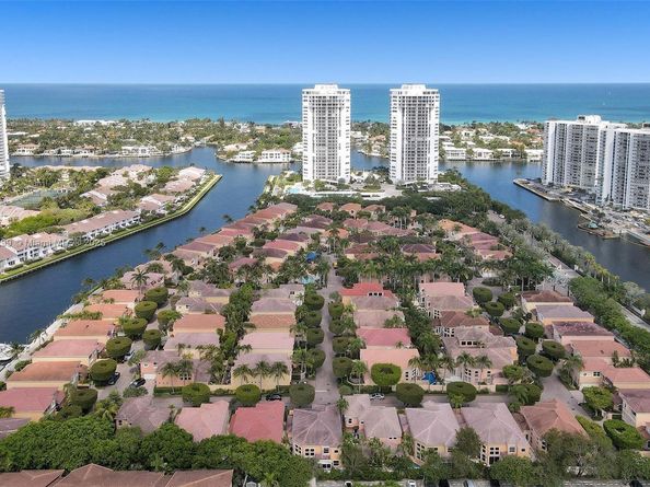 3710 NE 208th Ter, Aventura FL 33180