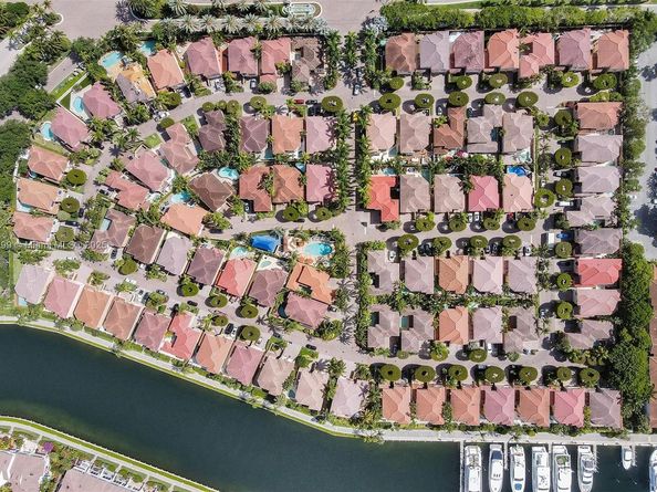 3710 NE 208th Ter, Aventura FL 33180