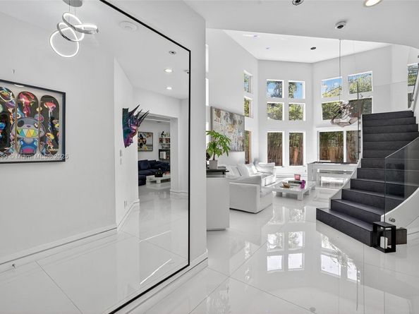 3710 NE 208th Ter, Aventura FL 33180