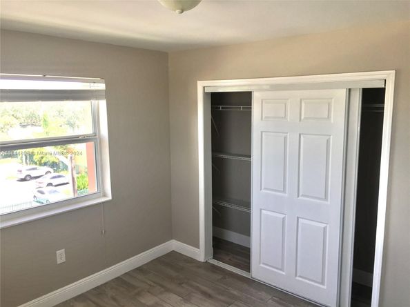 3075 NW 7th St 401, Miami FL 33125