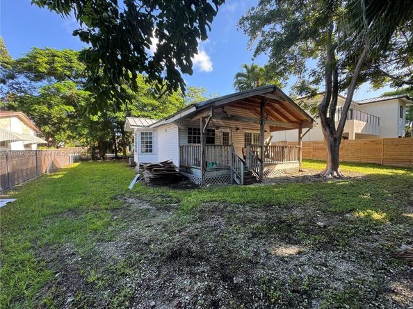 8920 SW 157th St, Palmetto Bay FL 33157