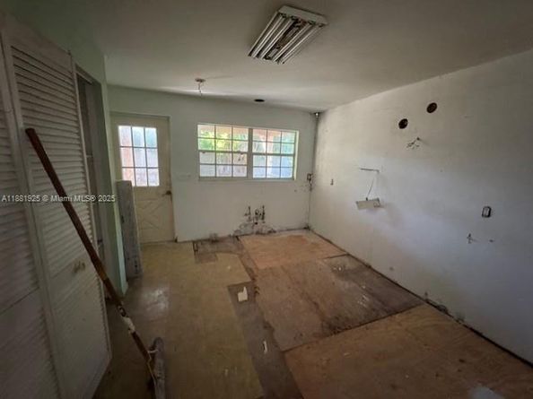 8920 SW 157th St, Palmetto Bay FL 33157