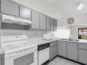 6323 SW 147th Place Cir, Miami FL 33193