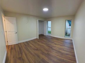 8915 NW 26 Ct, Coral Springs FL 33065