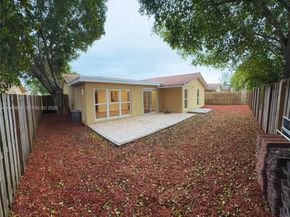 8915 NW 26 Ct, Coral Springs FL 33065