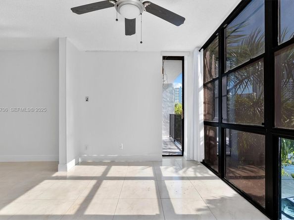 1000 Parkview Dr 316, Hallandale Beach FL 33009