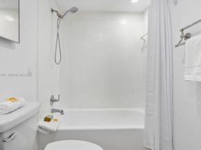 1000 Parkview Dr 316, Hallandale Beach FL 33009