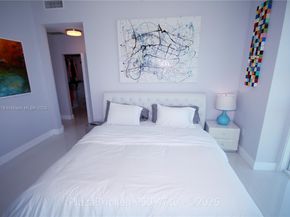 950 Brickell Bay Dr 4710, Miami FL 33131