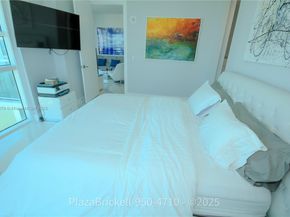 950 Brickell Bay Dr 4710, Miami FL 33131
