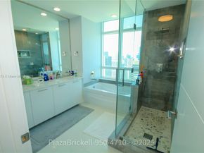 950 Brickell Bay Dr 4710, Miami FL 33131