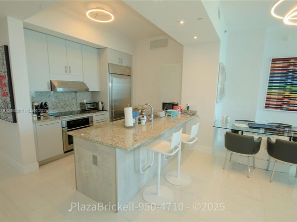 950 Brickell Bay Dr 4710, Miami FL 33131