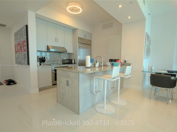 950 Brickell Bay Dr 4710, Miami FL 33131