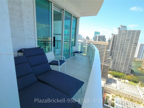950 Brickell Bay Dr 4710, Miami FL 33131