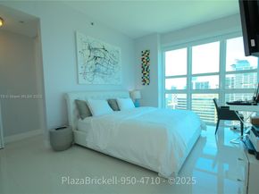 950 Brickell Bay Dr 4710, Miami FL 33131