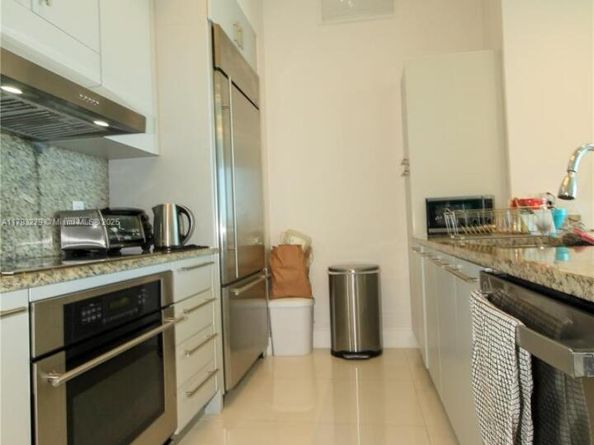 950 Brickell Bay Dr 4710, Miami FL 33131