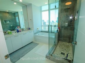 950 Brickell Bay Dr 4710, Miami FL 33131
