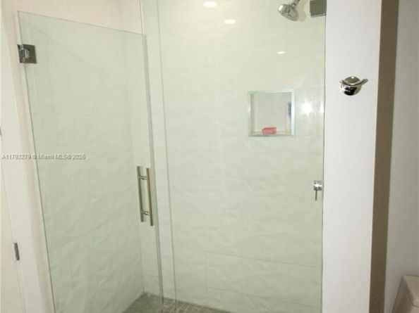 950 Brickell Bay Dr 4710, Miami FL 33131