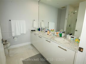950 Brickell Bay Dr 4710, Miami FL 33131