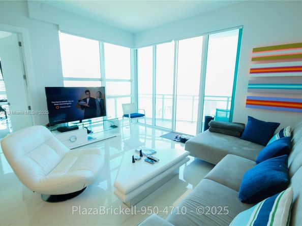 950 Brickell Bay Dr 4710, Miami FL 33131