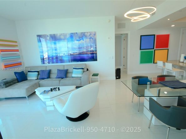 950 Brickell Bay Dr 4710, Miami FL 33131