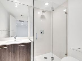 45 SW 9th St 2105, Miami FL 33130