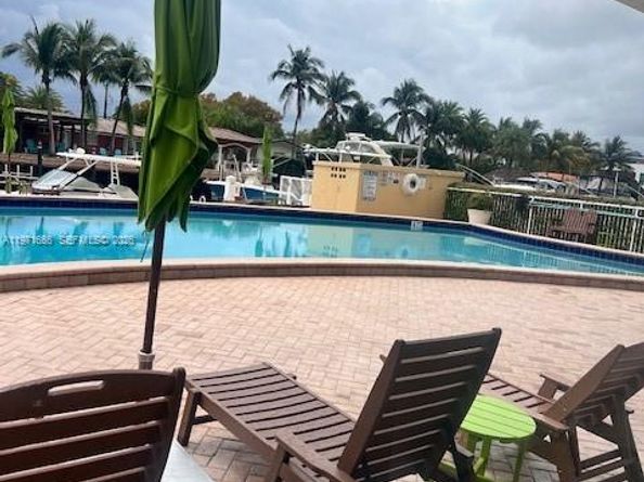 2000 NE 135th St 601, North Miami FL 33181