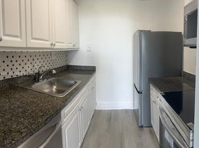 2000 NE 135th St 601, North Miami FL 33181