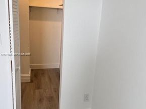 2000 NE 135th St 601, North Miami FL 33181