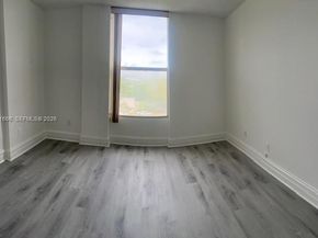 2000 NE 135th St 601, North Miami FL 33181