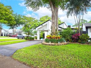 16039 Fairway Ln 113, Weston FL 33326