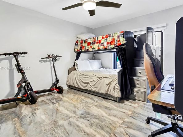 16039 Fairway Ln 113, Weston FL 33326