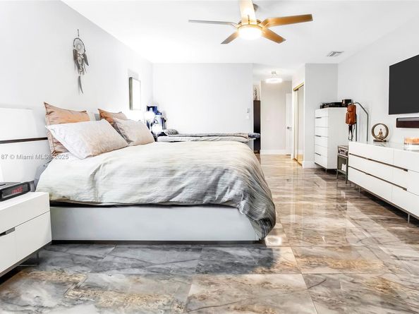 16039 Fairway Ln 113, Weston FL 33326