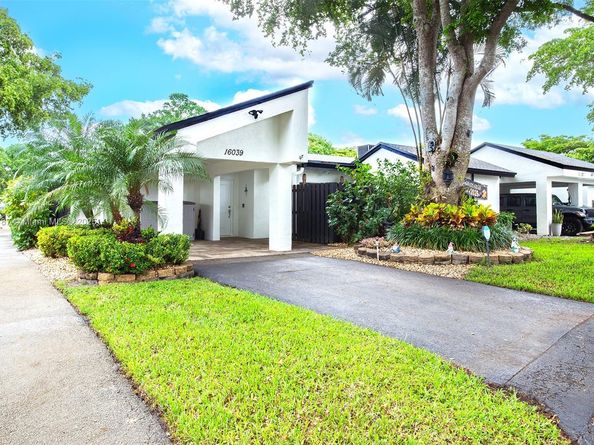 16039 Fairway Ln 113, Weston FL 33326