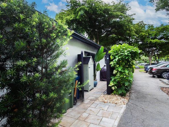 16039 Fairway Ln 113, Weston FL 33326