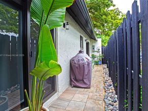 16039 Fairway Ln 113, Weston FL 33326