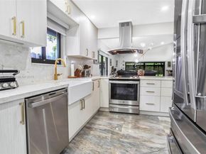 16039 Fairway Ln 113, Weston FL 33326